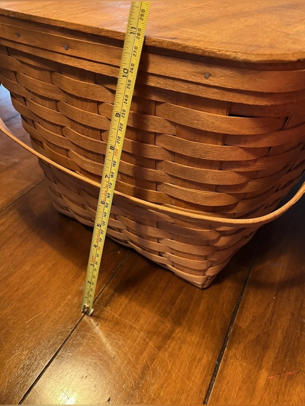 Longaberger Lidded Vintage Picnic Basket with Signature Handwoven 1989 - Picture 2 of 9